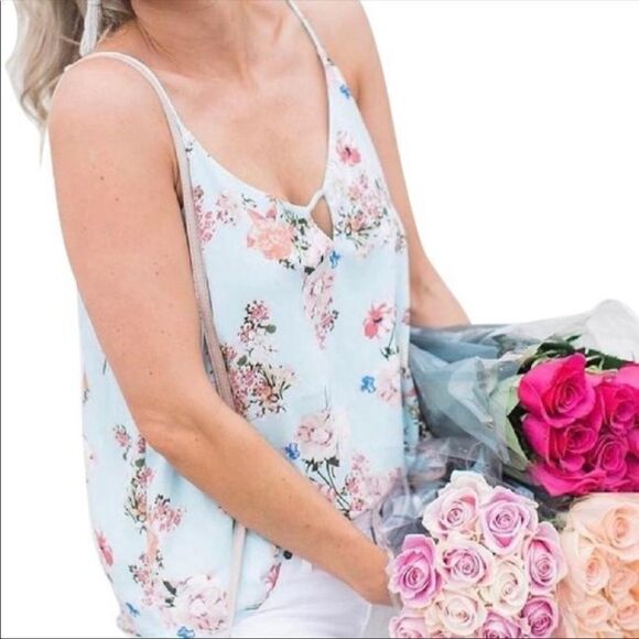 ✨ HP✨Lush
Keyhole Floral Woven Tank Top✨ - Picture 8 of 8